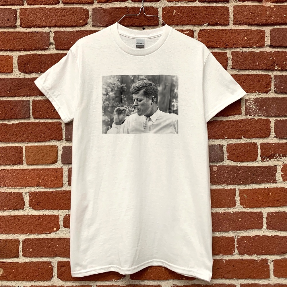 John F. Kennedy Smoking T-shirt